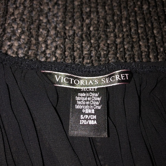 💋Black VS Lingerie 🤭 - Picture 3 of 3